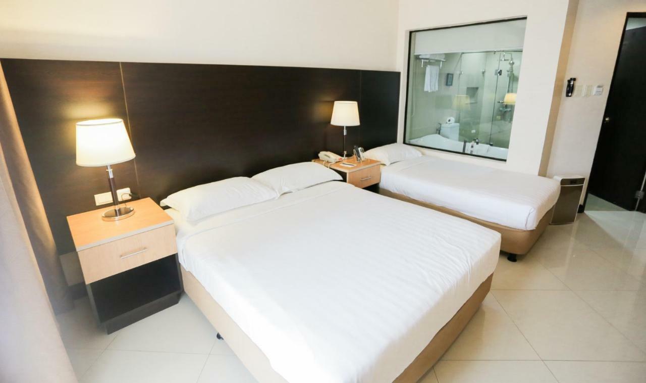 The Lake Hotel Tagaytay Tagaytay City Екстер'єр фото