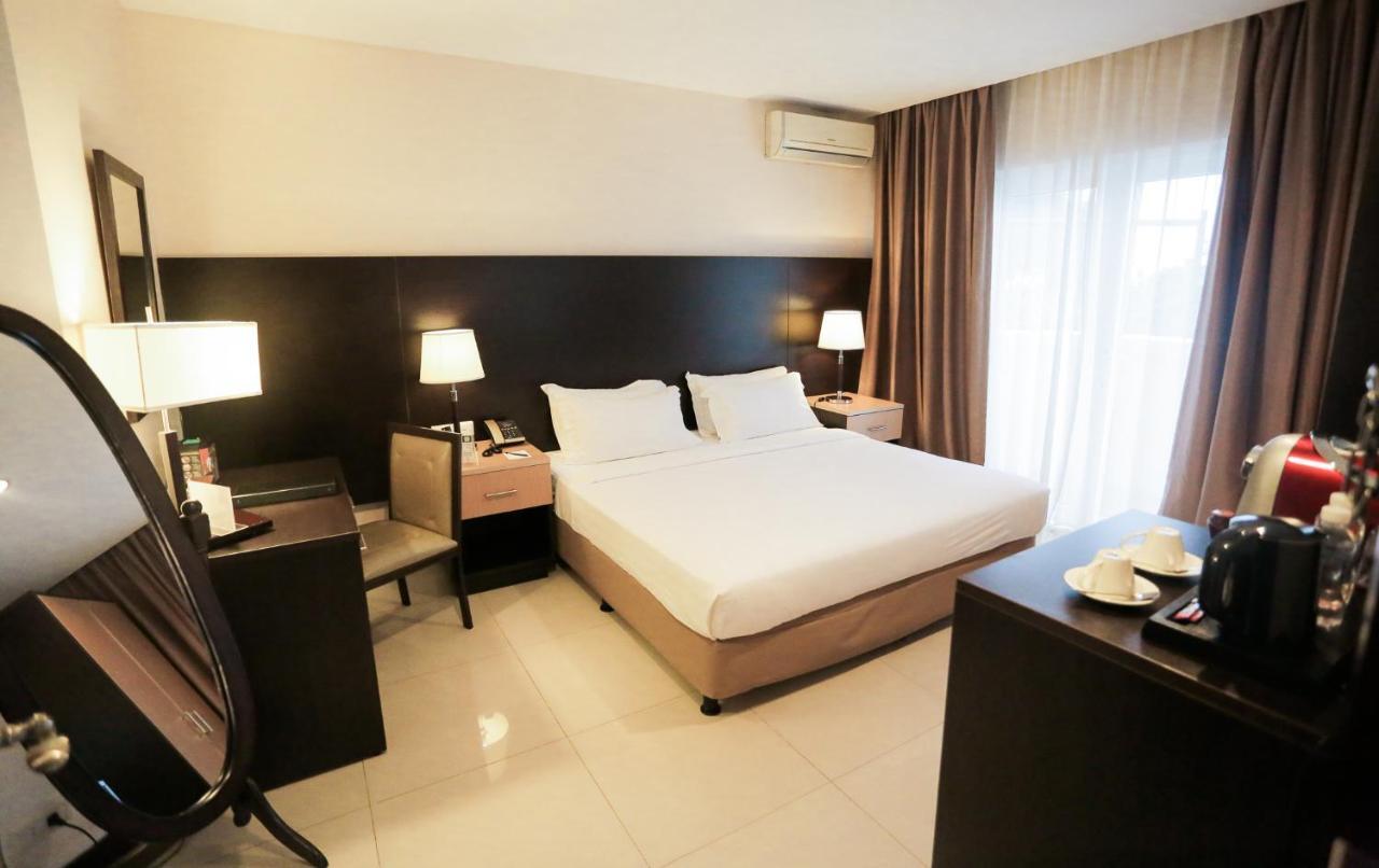 The Lake Hotel Tagaytay Tagaytay City Екстер'єр фото